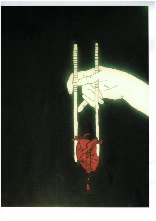 Die Zeichnung zeigt eine weiße Hand auf schwarzem Hintergrund, die zwei (Ess-) Stäbchen hält, zwischen denen ein rotes Herz eingeklemmt ist.